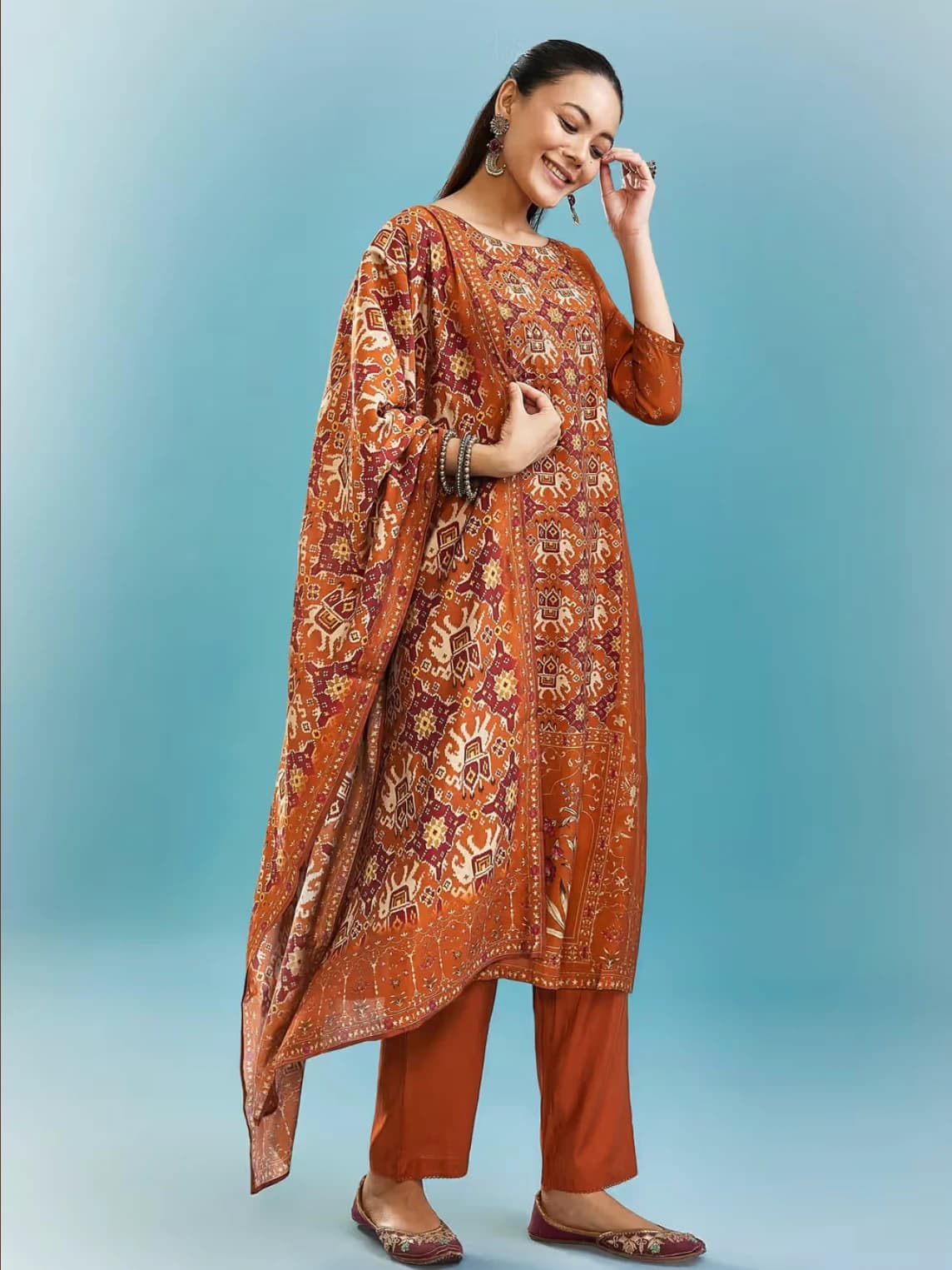 Orange Printed Kurta Set With Mirror And Zari Work